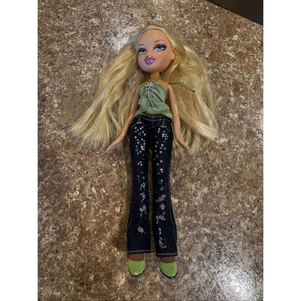 Bratz Passion 4 Fashion Cloe Doll Blonde Hair Green Top Glitter Jeans MGA Vintag